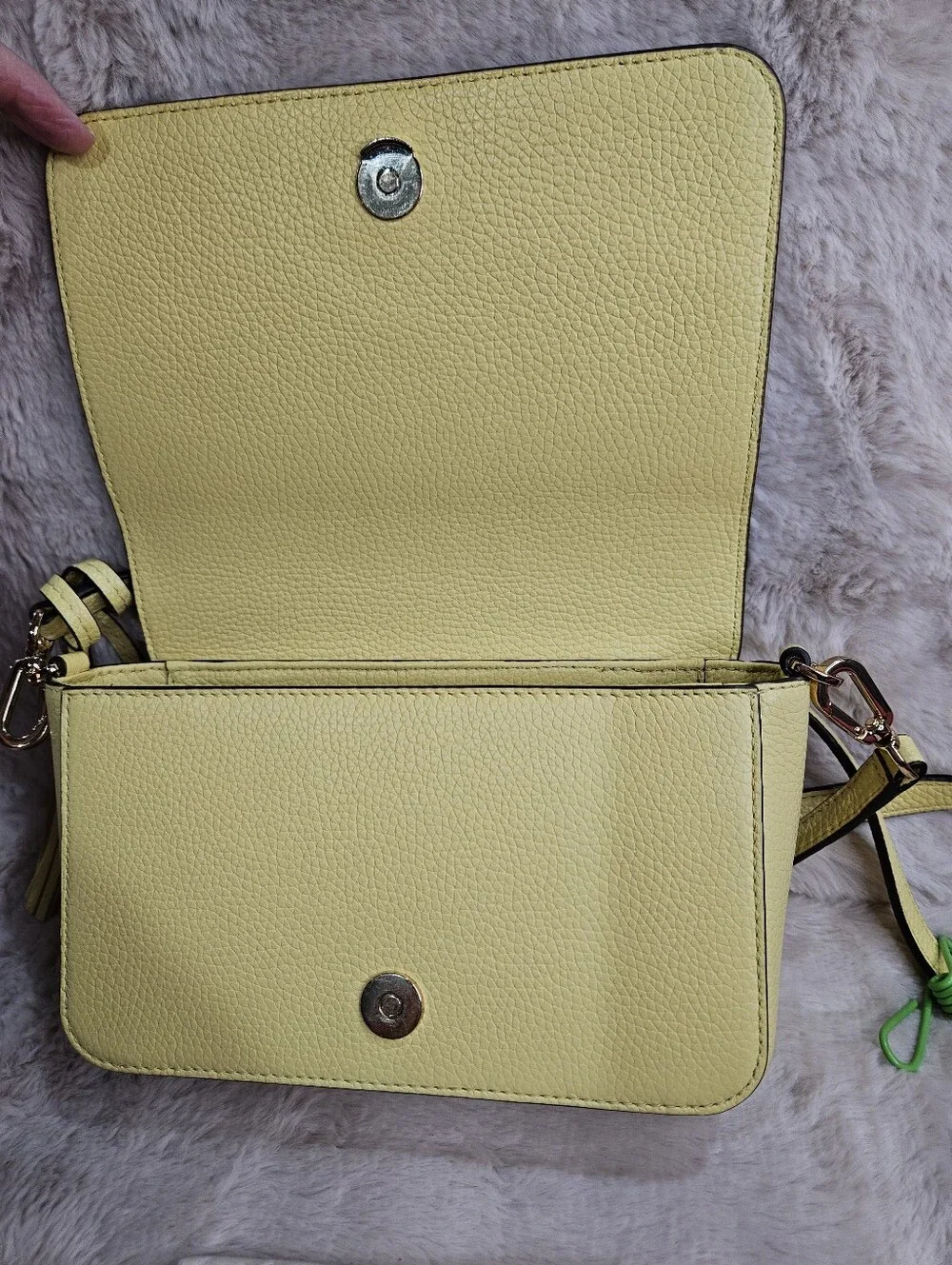 2020 Tory Burch Thea Flap Crossbody With Tassels And Dustbag